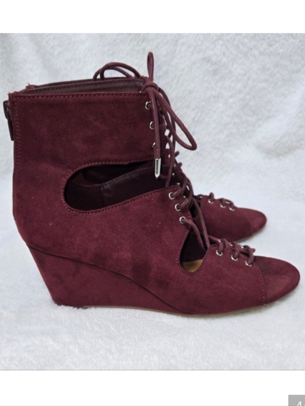 Dolcetta 5½ Strappy Wedge Sandals Velvety Y2K Sassy GLADIATOR FLASHY SASSY COMFY